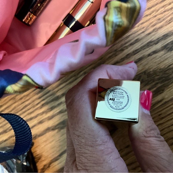 NEW Estée Lauder Makeup Bundle - Picture 7 of 12